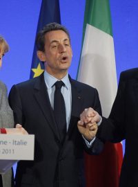 Angela Merkelová, Nicolas Sarkozy a Mario Monti ve Štrasburku