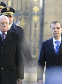 Prezident Václav Klaus přivítal na Pražském hradě ruského prezidenta Dmitrije Medveděva