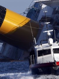 Záchranáři se stále snaží najít pohřešované lidi z vraku lodi Concordia