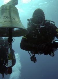 Zvon z lodě Costa Concordia