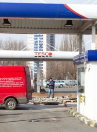 Při výbuchu na benzínové stanici v Ostravě byl těžce zraněn muž