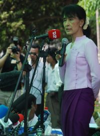 Aung San Su Ťij získala křeslo v barmském parlamentu