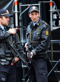 V Norsku začíná soud s Andersem Breivikem. V Norsku začíná soud s Andersem Breivikem. Oslo první den, před budovou soudu