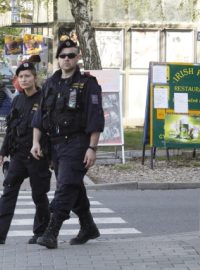 Policie posílila po nedělním útoku hlídky v břeclavských ulicích