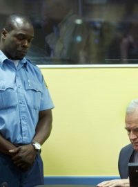 Ratko Mladič před Mezinárodním trestním tribunálem pro bývalou Jugoslávii