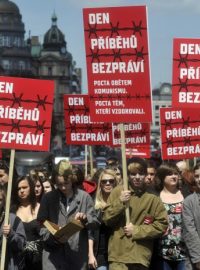 Na Václavském náměstí v Praze se uskutečnil druhý ročník akce Den Příběhů bezpráví