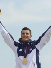 Jaroslav Kulhavý se zlatou olympijskéu medailí