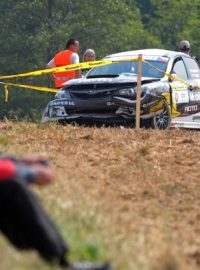 Zlínskou Barum rallye předčasně ukončila smrt jednoho z diváků ve třinácté rychlostní zkoušce.