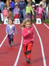 Na kladenském stadionu Sletiště se konala akce Atletika pro děti