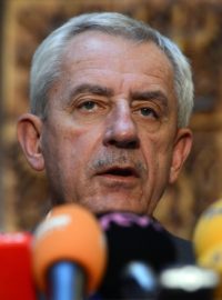 Ministr zdravotnictví Leoš Heger oznámil zmírnění prohibice