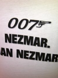 Tričko na rozlučku s libereckým agentem 007 Janem Nezmarem