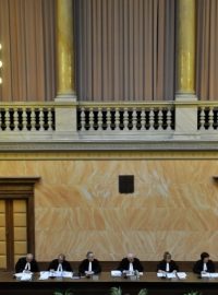 Ústavní soud 27. listopadu veřejně projednával návrh poslanců ČSSD na zrušení 14 reformních zákonů ze sociální, zdravotní i daňové oblasti