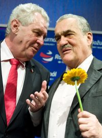 Rozhlasová debata prezidentských kandidátů Miloše Zemana a Karla Schwarzenberga na stanici Radiožurnál