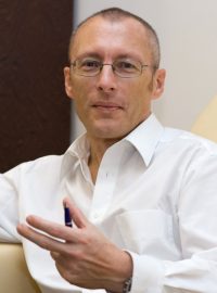 Aleksi Šedo je lékař a děkan 1. lékařské fakulty Univerzity Karlovy