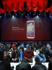 Samsung představil nový chytrý telefon Galaxy S 4