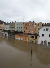 Německý Pasov bojuje se záplavami, město očekává až stoletou vodu