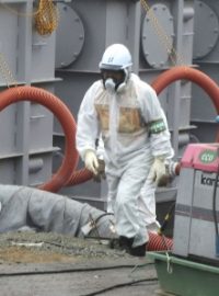 Z japonské jaderné elektrárny Fukušima znovu unikla vysoce radioaktivní voda