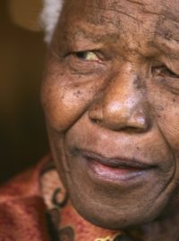 Nelson Mandela (foto z roku 2004)