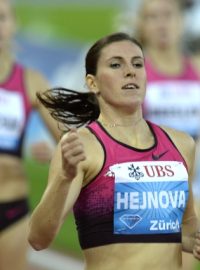 Zuzana Hejnová v cíli závodu