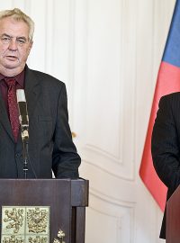 Tisková konference prezidenta Miloše Zemana a premiéra Jiřího Rusnoka na Pražském hradě