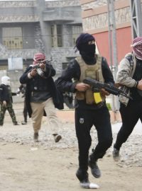 Islámští radikálové v ulicích Fallúdže