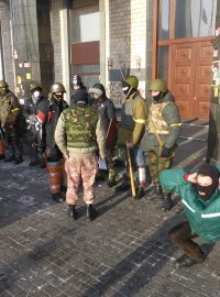 Radikální skupiny na Ukrajině se připravují na bojové situace