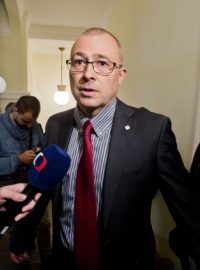 Exministr Martin Barták označil obžalobu z korupce za účelovou konstrukci