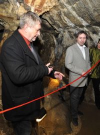 Odborníci odhalili v útrobách jeskyně Na Špičáku zrestaurované cenné historické malby