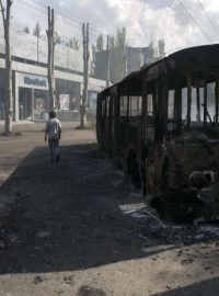 Obyvatelé Kramatorsku se pokoušeli zabránit postupu ukrajinských jednotek mimo jiné zapalováním aut