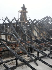 Neveselý pohled na Libušín dva měsíce po požáru
