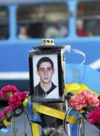 Oděsa se loučí s oběťmi pátečních nepokojů, mezi nimiž byl i proukrajinský aktivista Andrij Byrjukov