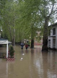 Bosna, zatopená ulice v Maglaji