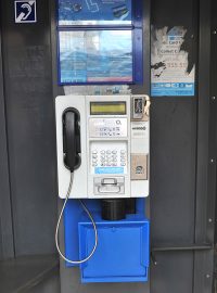 Telefonní budka, telefon, O2, veřejný telefonní automat