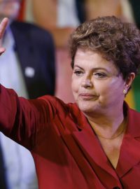 Rousseffová je katolička, a ačkoli v minulosti svou víru nikdy do politiky netahala, nyní se snaží prezentovat na veřejnosti coby dobrá křesťanka