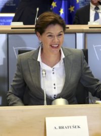 Slovinská kandidátka Alenka Bratušeková při slyšení v EP