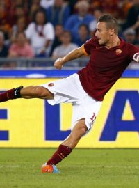 Oporou AS Řím je osmatřicetiletý Francesco Totti