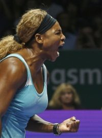 Serena Wiliamsová porazila Caroline Wozniackou. V Turnaji mistryň postoupila do finále