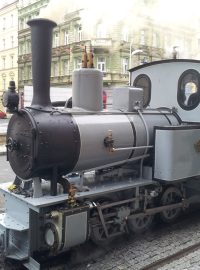 Replika lokomotivy v Národním technickém muzeu v Praze