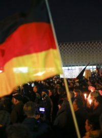 Demonstrace proti islamizaci v Drážďanech