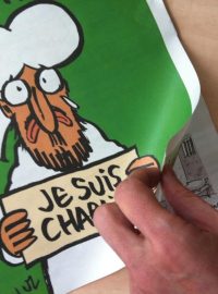 První stovka výtisků časopisu Charlie Hebdo dorazila do Česka