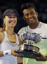 Martina Hingisová vyhrála s Melbourne smíšenou čtyřhu s Indem Leanderem Paesem