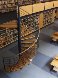 Ústřední knihovna - točité schodiště