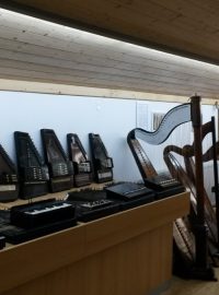 Sbírka 600 hudebních nástrojů v Ostružné v Jeseníkách