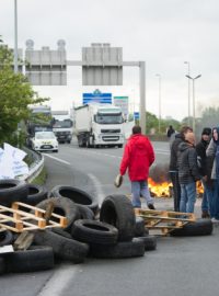 Protest zaměstnanců trajektové společnosti zablokoval i provoz v Eurotunnelu