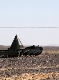 Katastrofu ruského letadla v Egyptě údajně způsobil výbuch motoru