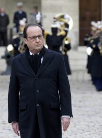 V Paříži dva týdny po teroristických útocích uctili památku obětí - prezident François Hollande