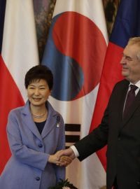 Jihokorejská prezidentka Pak Kun-hje a český prezident Miloš Zeman