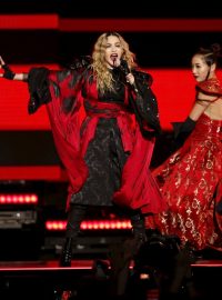 Americká zpěvačka Madonna během svého vystoupení v koncertním sále Bercy