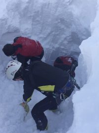 Záchranné práce na místě neštěstí v Tyrolských alpách