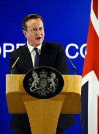Britský premiér David Cameron varoval před izolacionismem